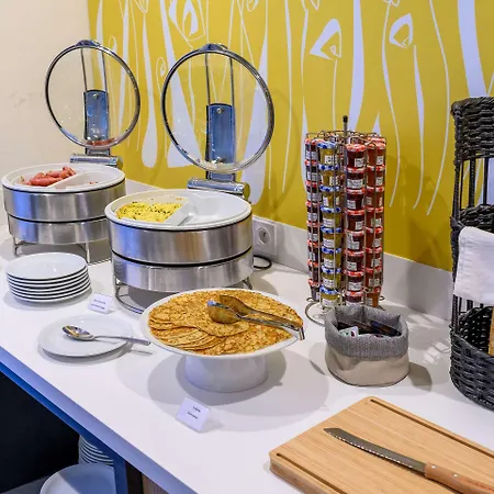 Kyriad Prestige Amiens - And 4* Poulainville