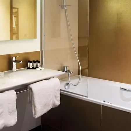 Kyriad Prestige Amiens - Hotel&spa 4* Poulainville