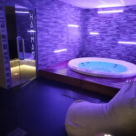 Kyriad Prestige Amiens - And 4*