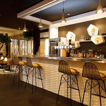 Kyriad Prestige Amiens - And Hotel Poulainville