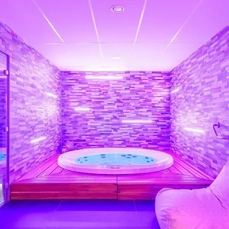 Kyriad Prestige Amiens - And Hotell 4*