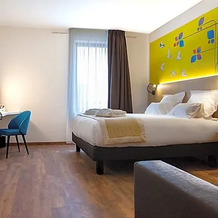 Kyriad Prestige Amiens - And 4* Poulainville